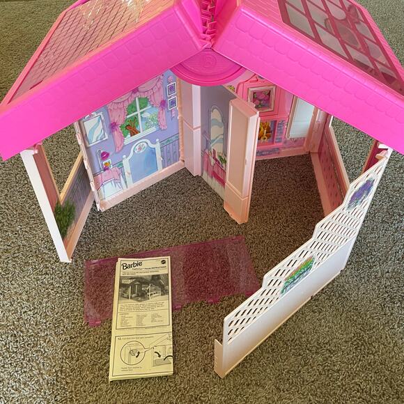 Vintage Barbie Fold 'n Fun Home - Incomplete - Picture 8 of 16